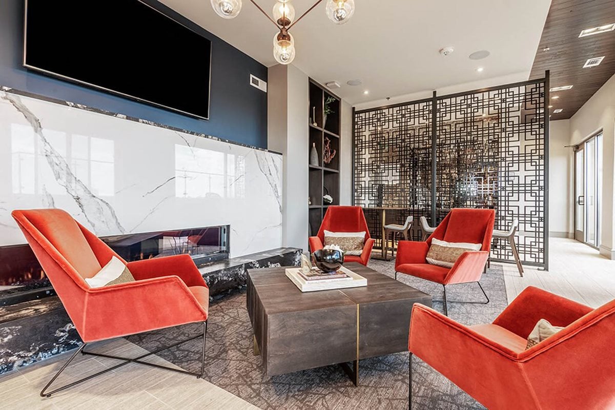 Luxe At Mile High Apartments